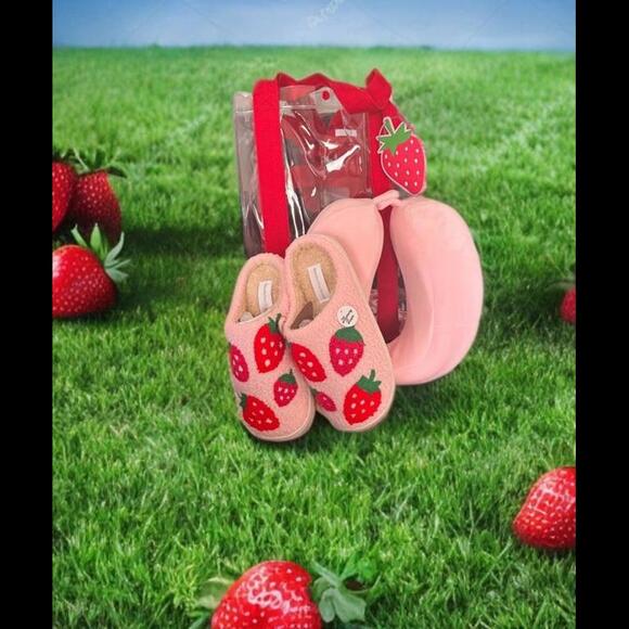 Strawberry themed 4-piece gift set. Perfect for teens/tweens!